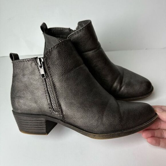 London Rag Joy Metallic Silver Grey Zipper Ankle Booties Size 7 - Picture 1 of 7